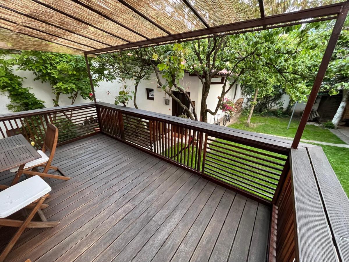 Apartments Music, Garden And Parking Сараево Экстерьер фото