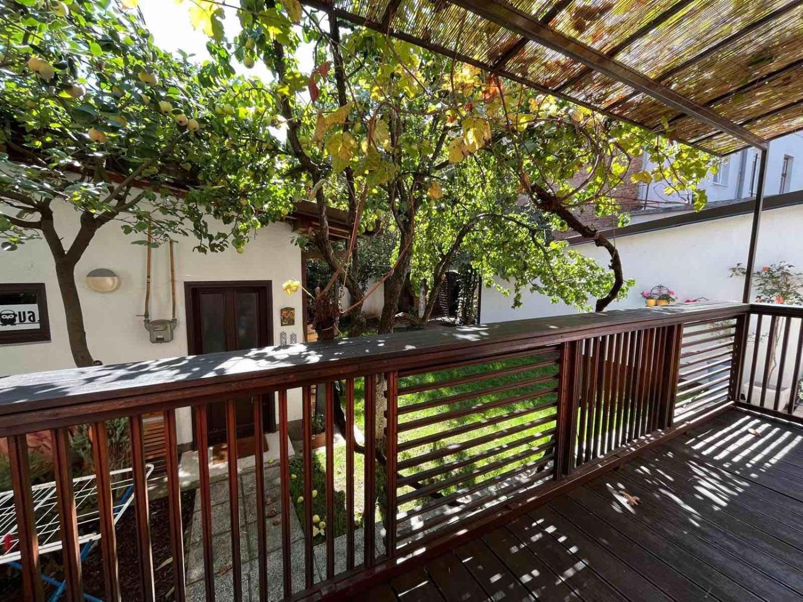Apartments Music, Garden And Parking Сараево Экстерьер фото